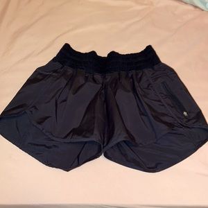Lululemon Tracker short